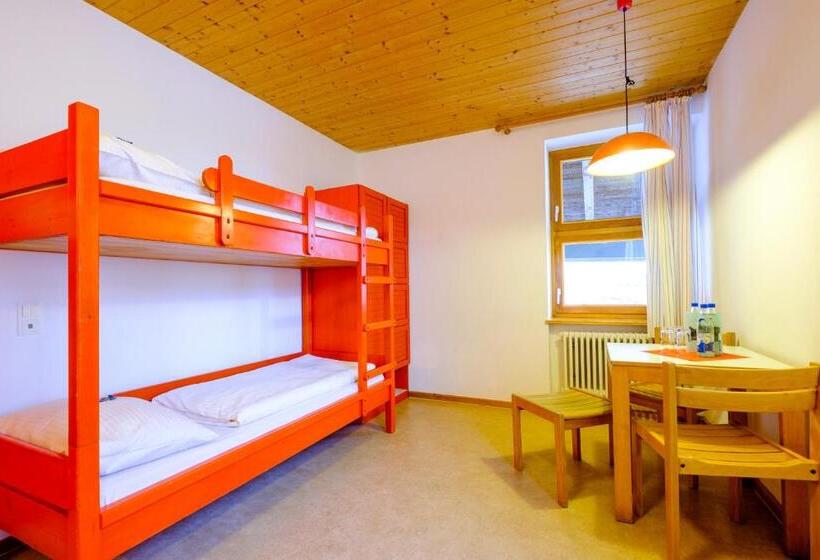 Номер Стандарт Четырехместный Совместный Санузел, Djh Jugendherberge Pottenstein