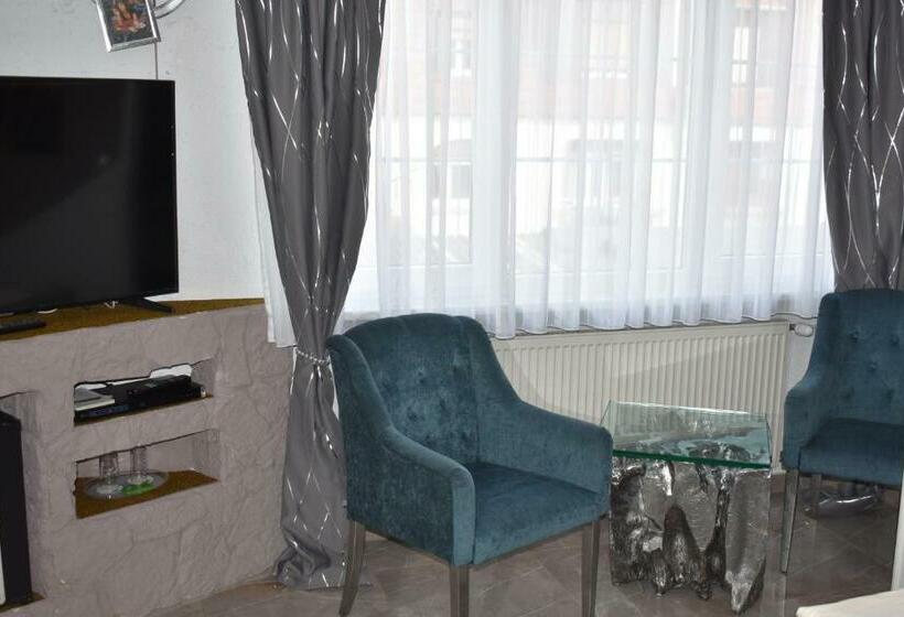 Quarto Estandar Individual, Karthäuser Hof