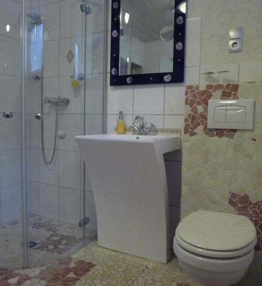 Апартаменты 1 Спальня, Karthäuser Hof