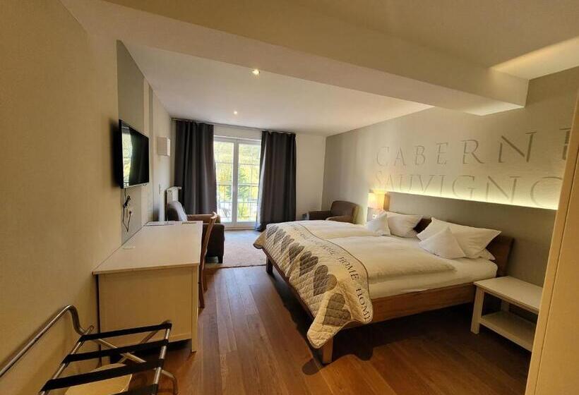 Deluxe room with river view, Weingut Lehnert Veit Guts