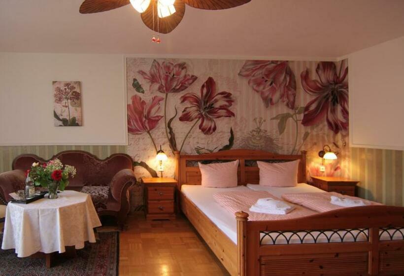 Номер Стандарт Трехместный, Kreuzerhof Hotel Garni