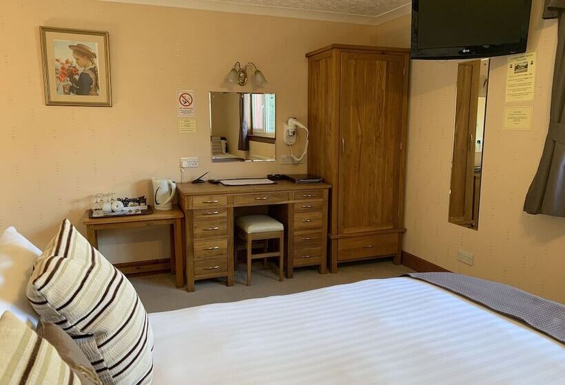 Семейный Номер, Lyndon Guest House