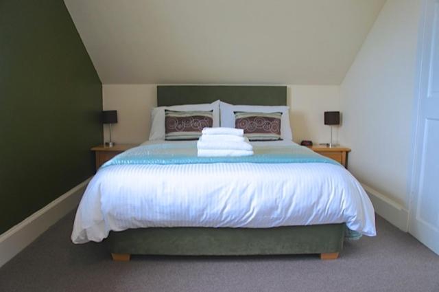 Quarto Estandar, No.2 Troon Road