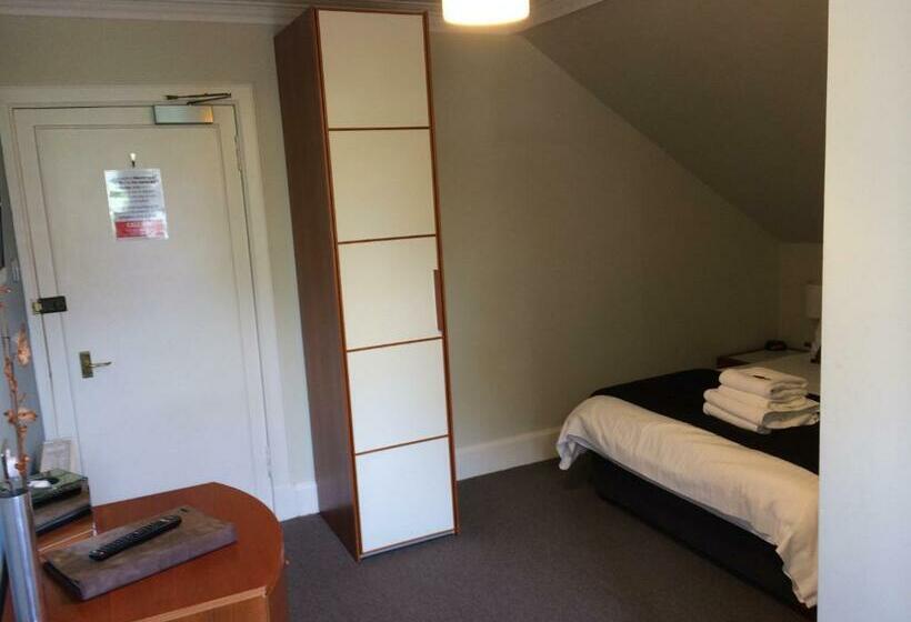 Quarto Estandar, No.2 Troon Road