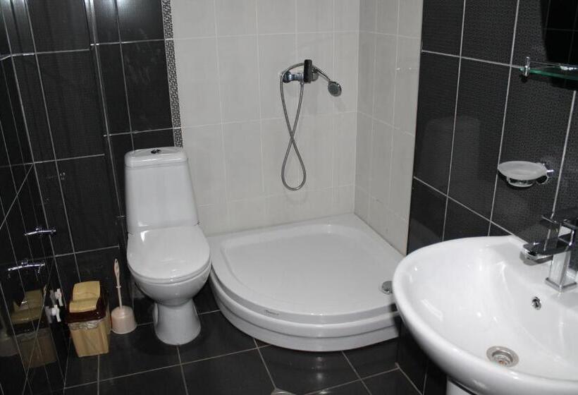 اتاق استاندارد سه نفره, Ponto