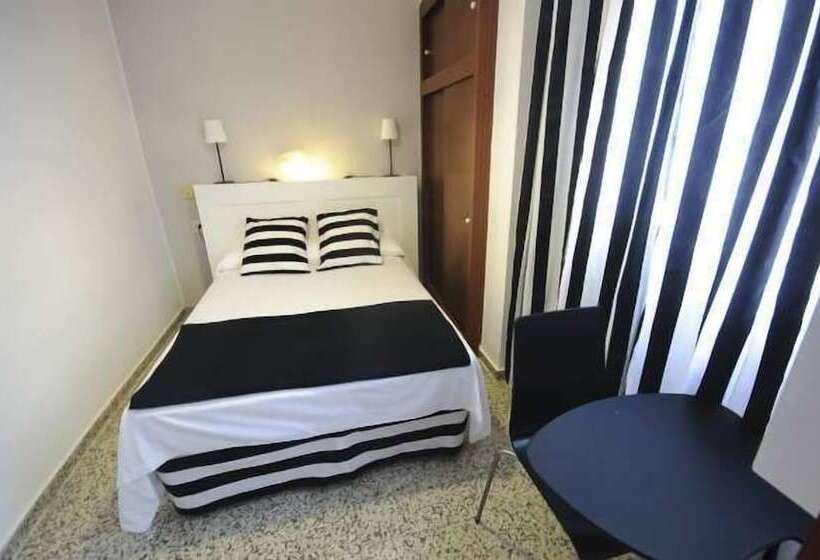 اتاق استاندارد یک نفره, Hostal On Dormire Valencia