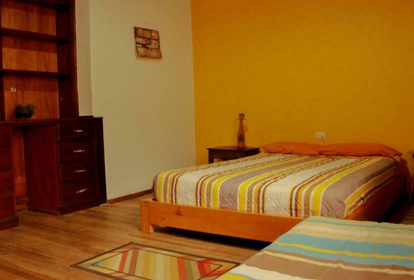 Номер Стандарт Индивидуальный Совместная Ванная, Hostal Mochiliers Bed And Breakfast