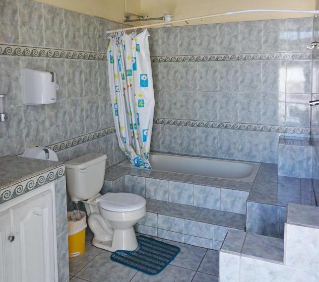 Семейный Номер, Hostal Mochiliers Bed And Breakfast