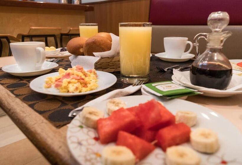 اتاق استاندارد سه نفره, Mariscal Inn & Suites