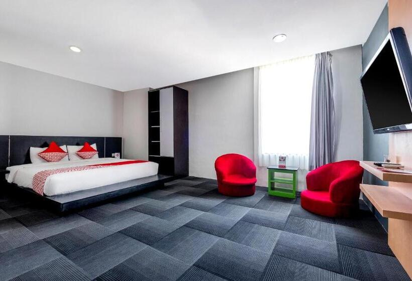 디럭스 스위트, Capital O 472 Hotel Asyra