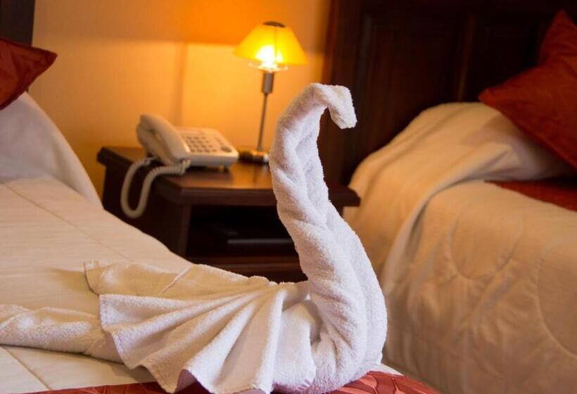 اتاق استاندارد چهار تخته, Calle Angosta