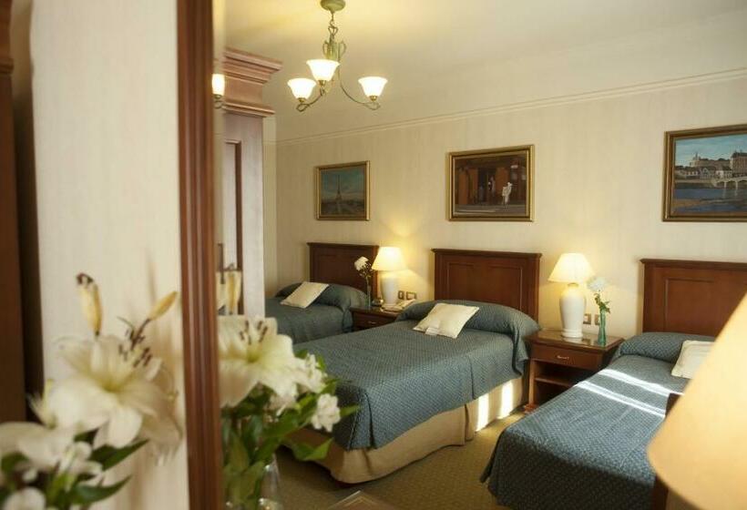 스탠다드 트리플 룸, Epic Hotel Villa Mercedes