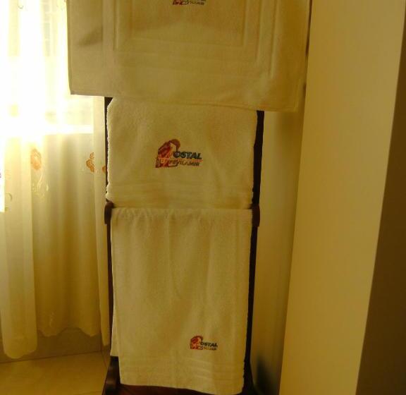 스탠다드 트리플 룸, Hostal Fevilamir