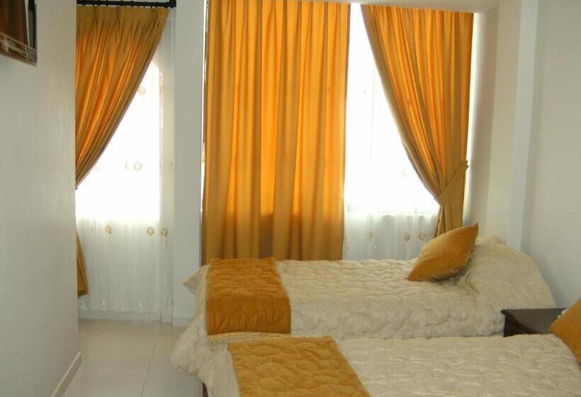 스탠다드 트리플 룸, Hostal Fevilamir