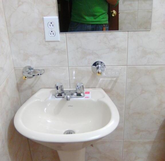 스위트, Hostal Fevilamir