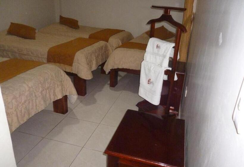 اتاق استاندارد چهار تخته, Hostal Fevilamir