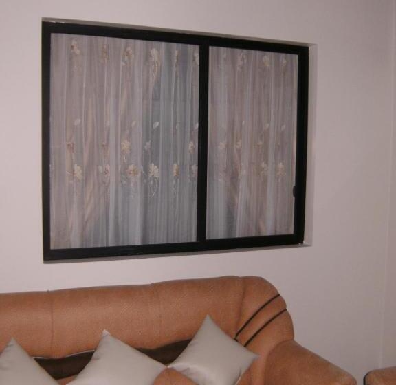 اتاق استاندارد چهار تخته, Hostal Fevilamir