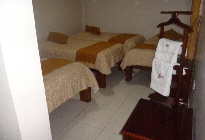 اتاق استاندارد چهار تخته, Hostal Fevilamir