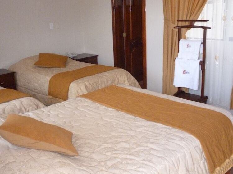 اتاق استاندارد چهار تخته, Hostal Fevilamir