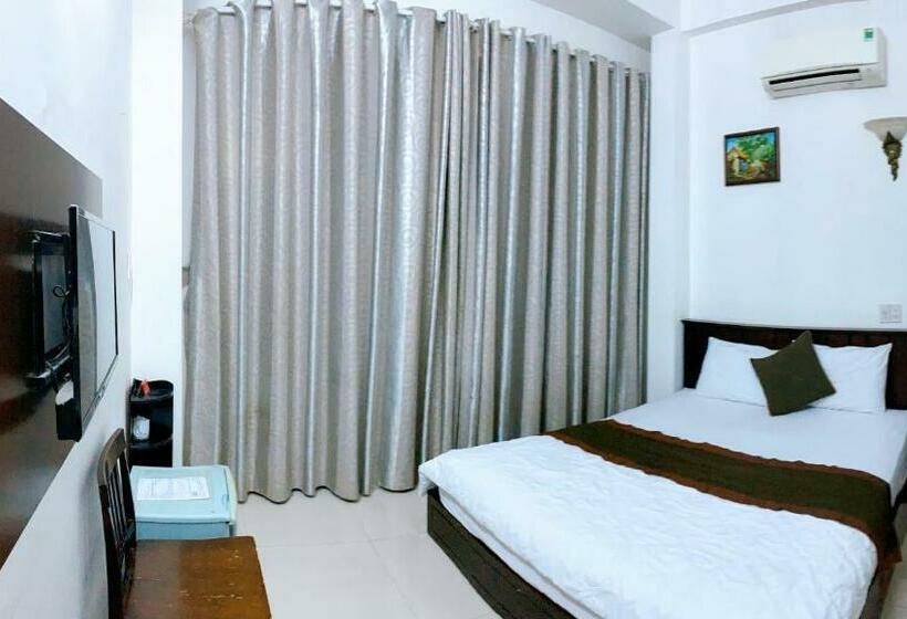 اتاق استاندارد, Phong Luu