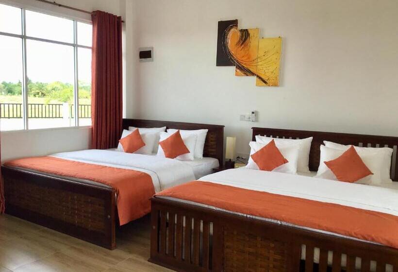 Семейный Номер, Avonil Resort Yala
