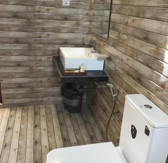 Семейный Номер, Avonil Resort Yala