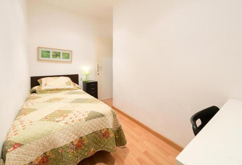 Apartamento 3 Dormitorios, Hostal Bestprice Barcelona Stadium