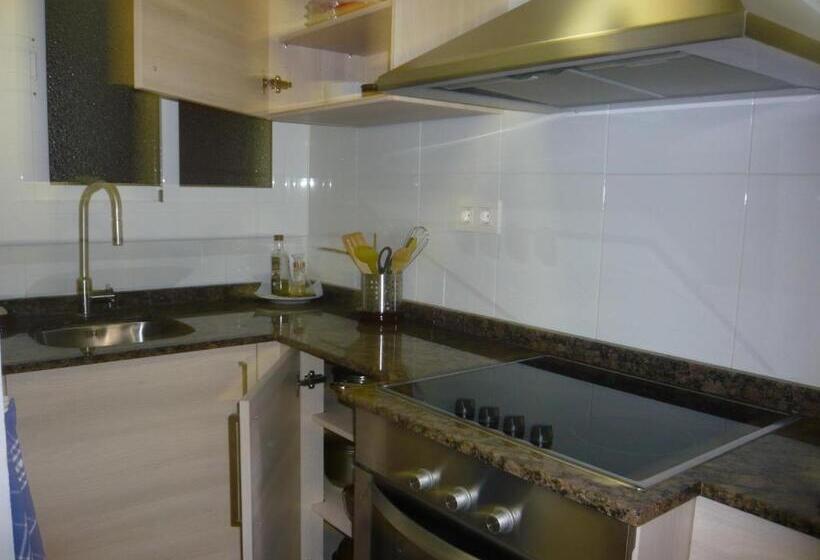 Apartamento 3 Dormitorios, Hostal Bestprice Barcelona Stadium
