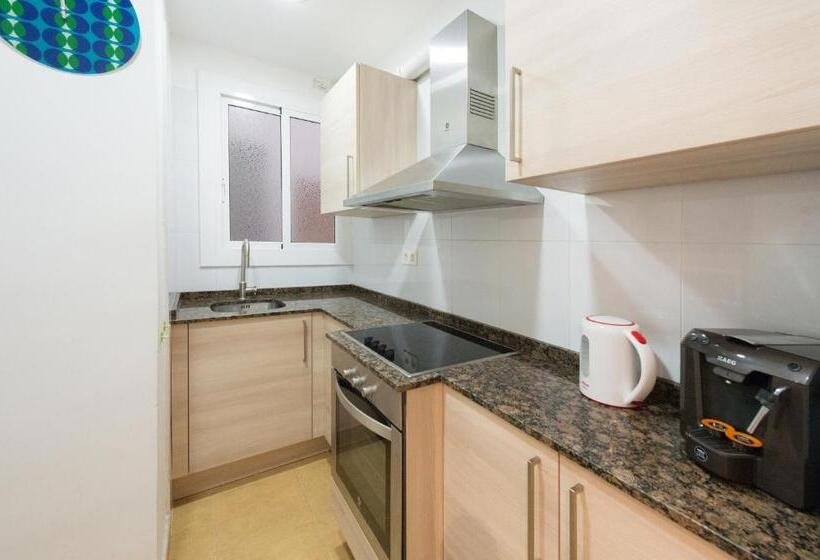 Apartamento 3 Dormitorios, Hostal Bestprice Barcelona Stadium