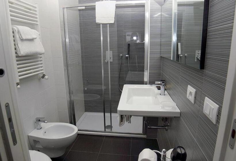 חדר סטנדרט, Leopardi