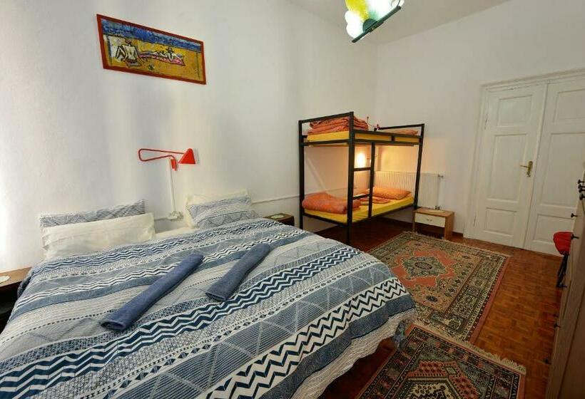 带共用浴室的标准房间, Mi Casa Es Tu Casa   Shkodra Backpackers Hostel
