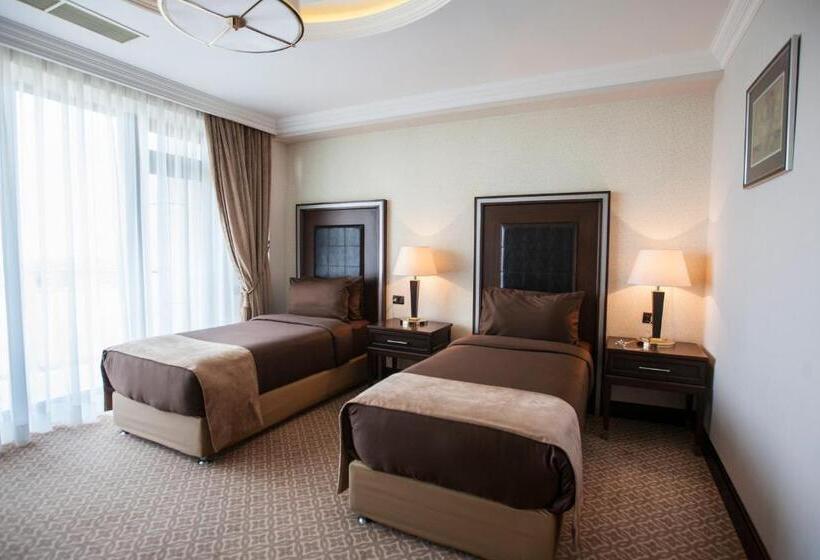 سوییت لوکس, Chinar Hotel & Spa Naftalan