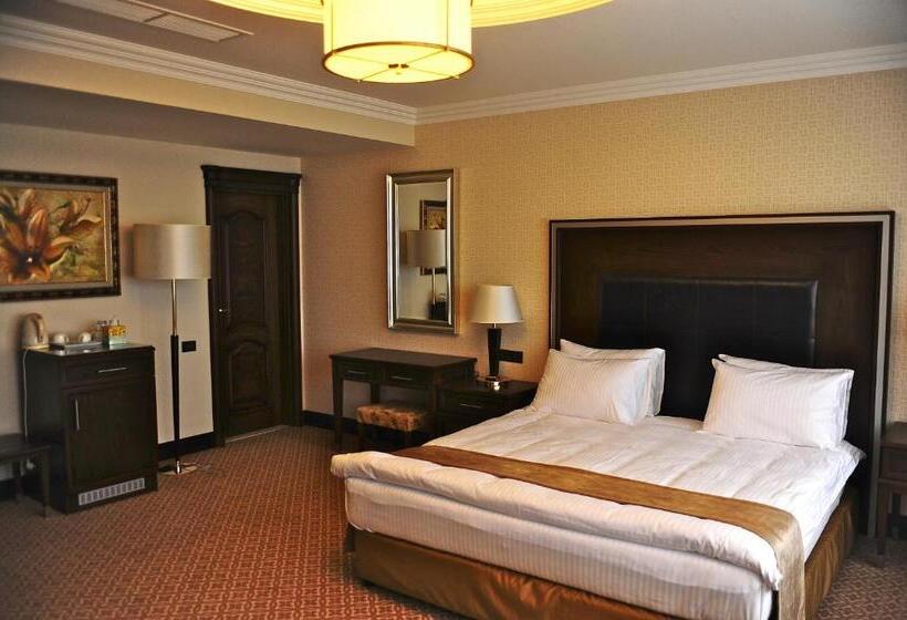 سوئیت با تخت بزرگ, Chinar Hotel & Spa Naftalan
