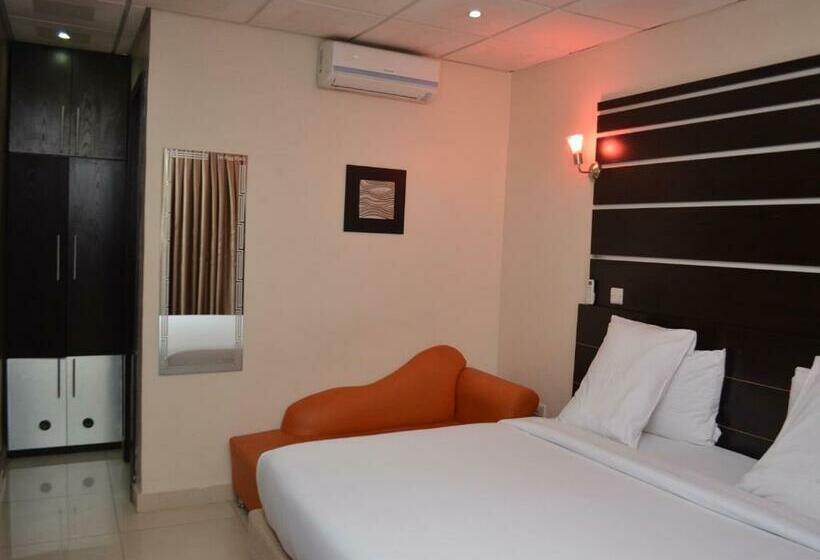 اتاق سوپریور با تخت بزرگ, De Rigg Place   Alaka Estate, Surulere