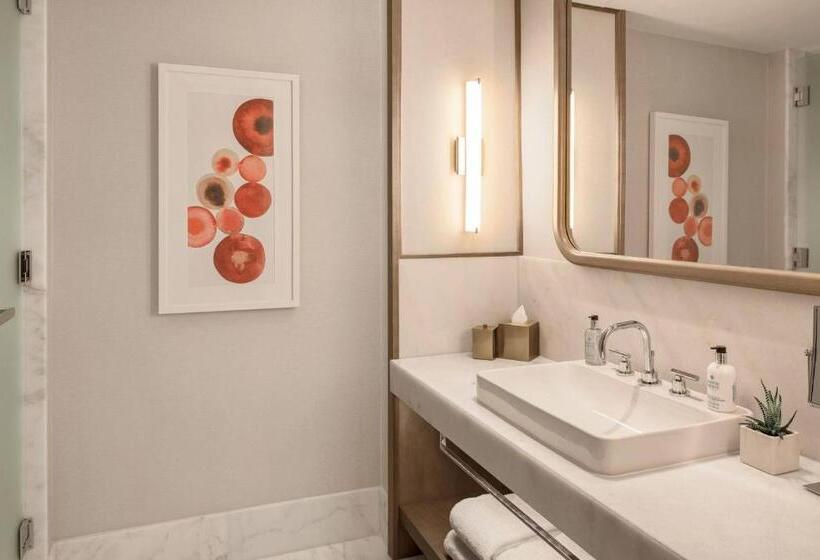 キングサイズベッドのスタンダードルーム, Jw Marriott Parq Vancouver
