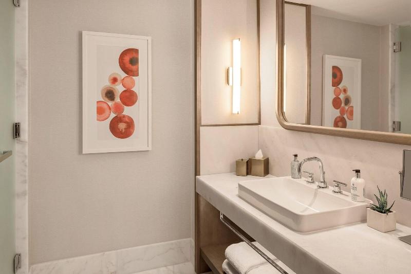 キングサイズベッドのスタンダードルーム, Jw Marriott Parq Vancouver