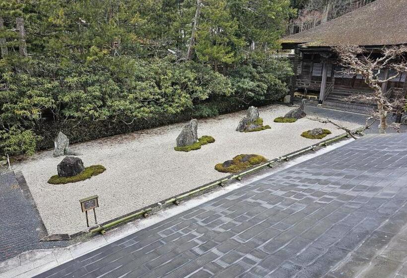 Трехместный Номер Комфорт, 高野山 宿坊 桜池院  Koyasan Shukubo Yochiin