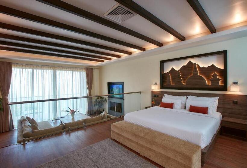 سوییت با چشم‌انداز کوه, Dhulikhel Lodge Resort