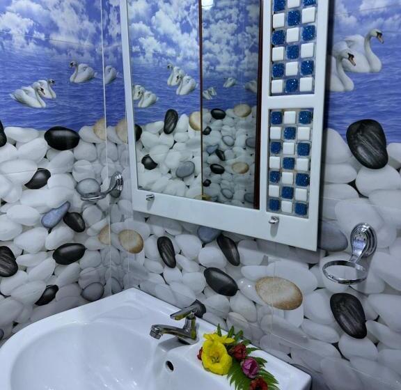 Quarto Familiar, Wild Trekkers