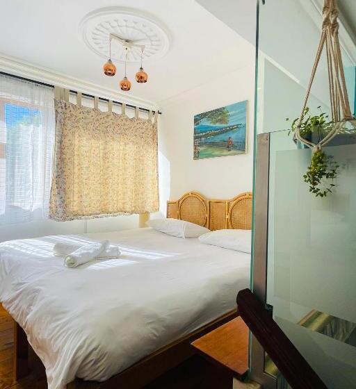 Номер Стандарт Вид на Бассейн, Ami Vine House