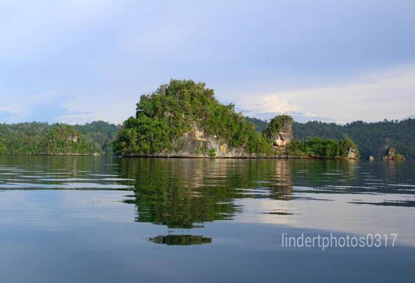 اتاق خانوادگی با چشم‌انداز دریا, Private Island Guest House