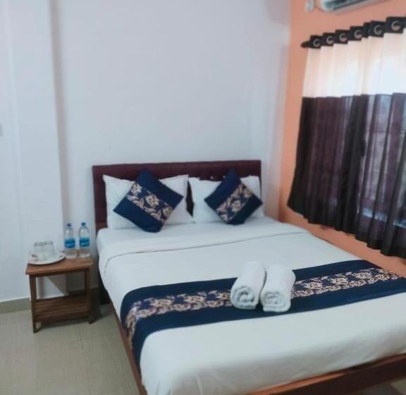 家庭间, Jo Guest House.