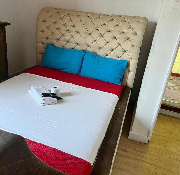 اتاق استاندارد, Tripple S Guest House