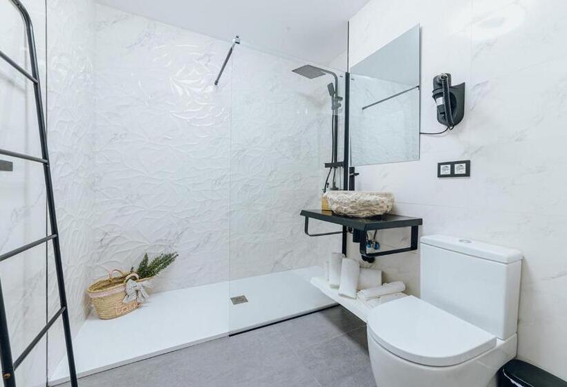 اتاق لوکس با چشم‌انداز دریا, Hostal Luxury Nit I Dia