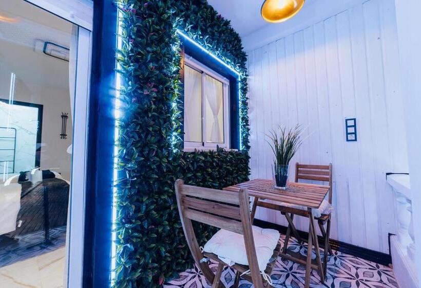 اتاق لوکس با چشم‌انداز دریا, Hostal Luxury Nit I Dia