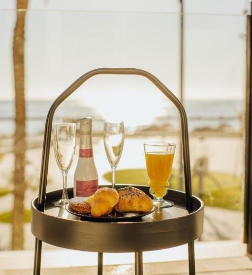 اتاق لوکس با چشم‌انداز دریا, Hostal Luxury Nit I Dia