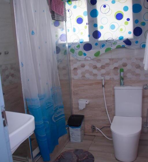 اتاق اکونومی, Platina House