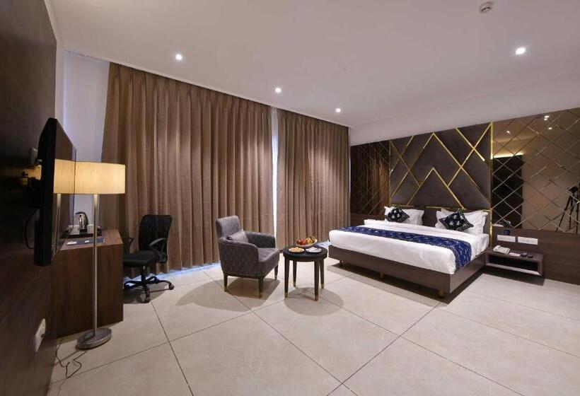 Трехместный Номер Deluxe, Clubhouse Hotel Morbi