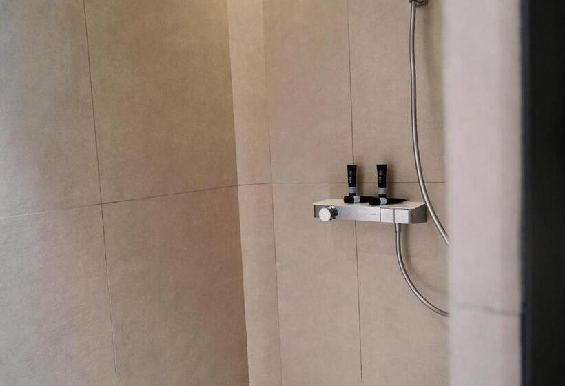 3 Bedroom Suite, Glaze Garden
