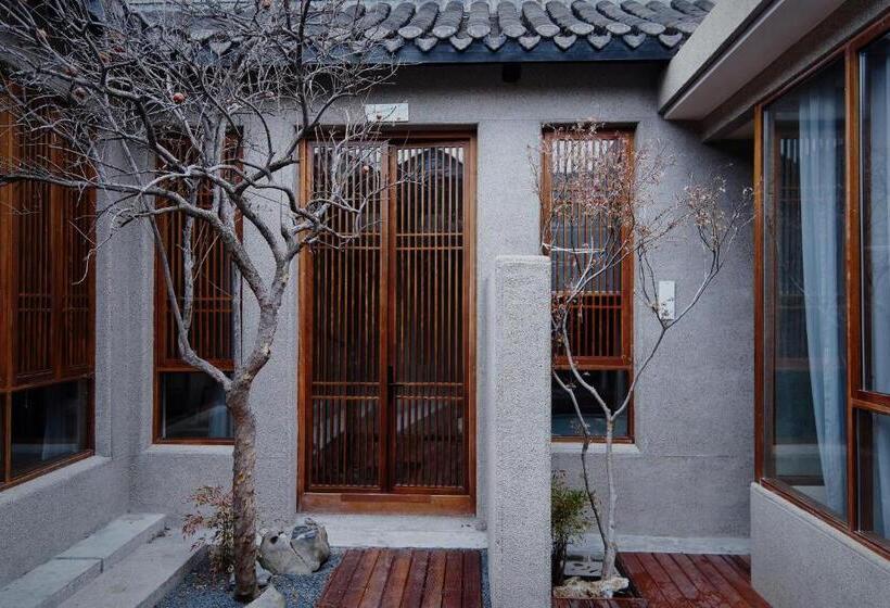 3 Bedroom Suite, Glaze Garden